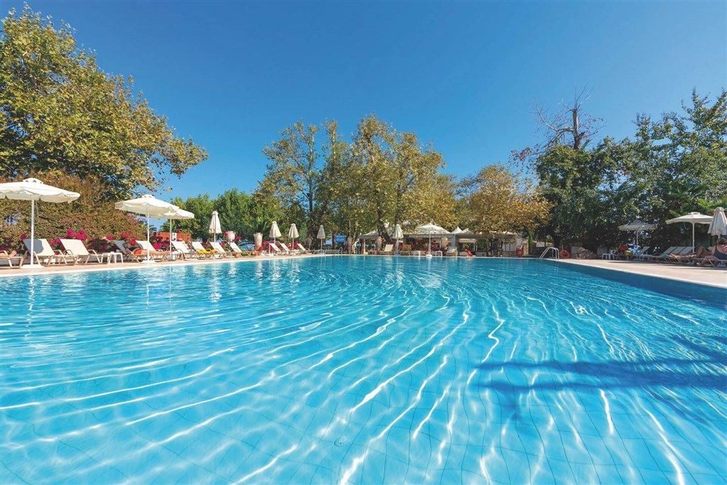 Cronwell Platamon Resort 5