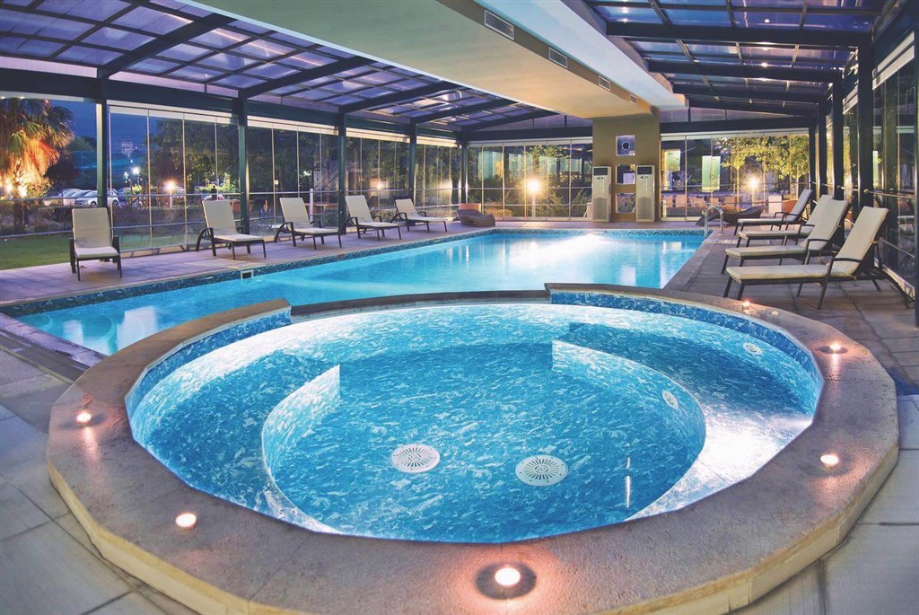 Cronwell Platamon Resort 10