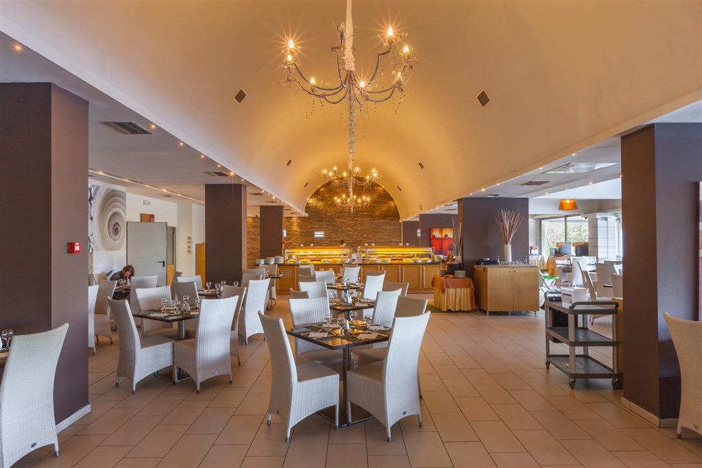 Olympian Bay Grand Resort 12