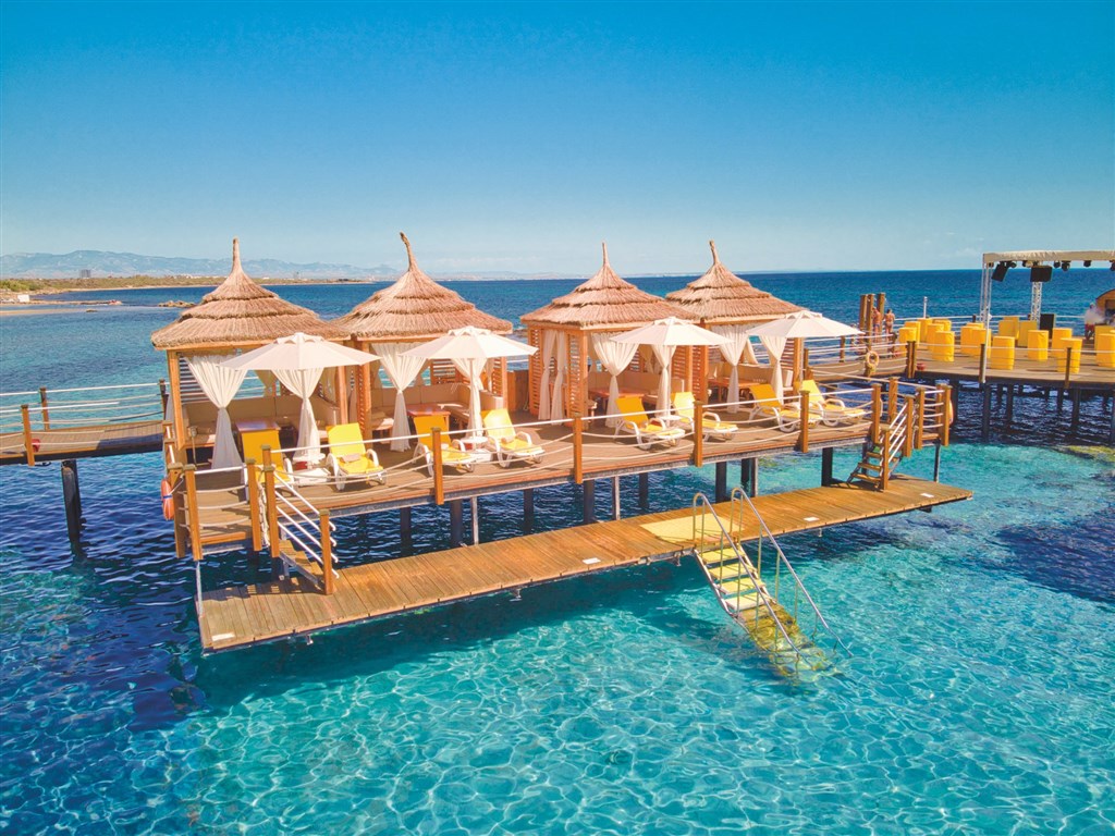 Salamis Bay Conti 6