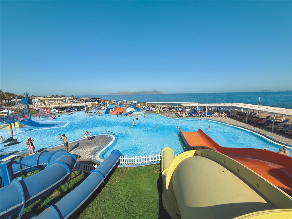 White Olive Marine Aquapark 3